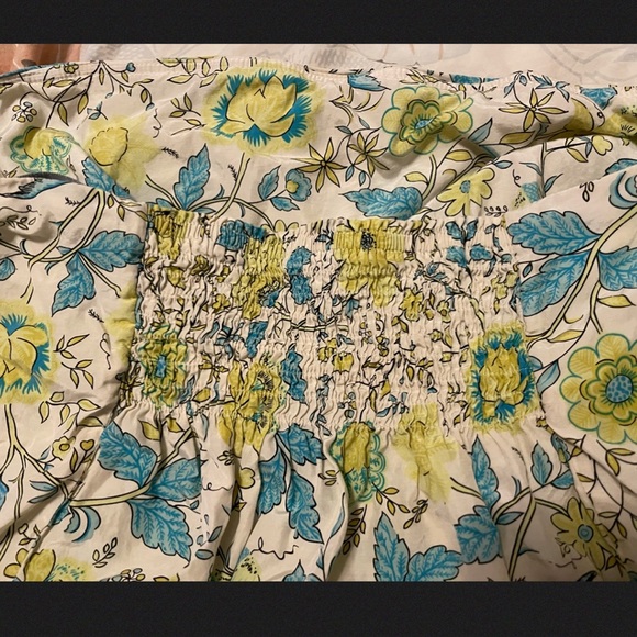 Perfect Spring & Summer Top! The Limited - Size M - Picture 3 of 5